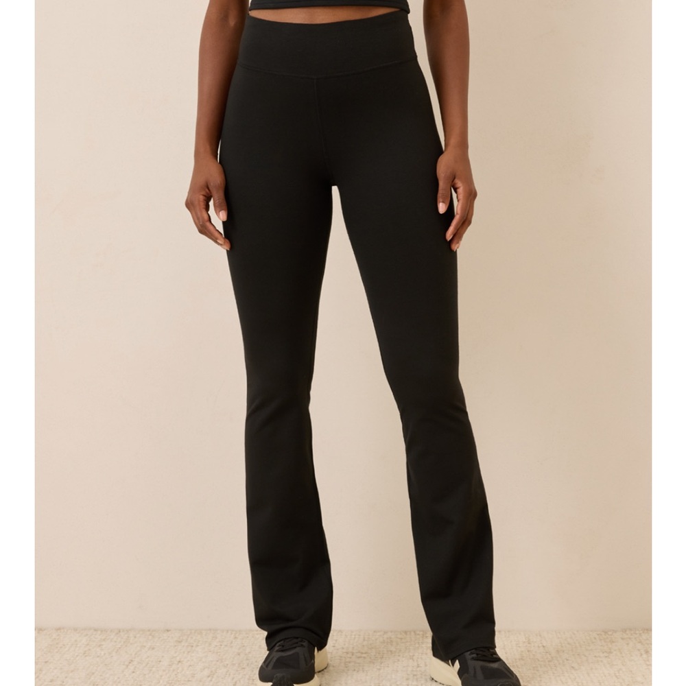 Pact Women’s Organic On The Go-To Bootcut Legging